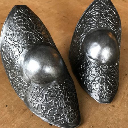 Knee Armor (Poleyns)